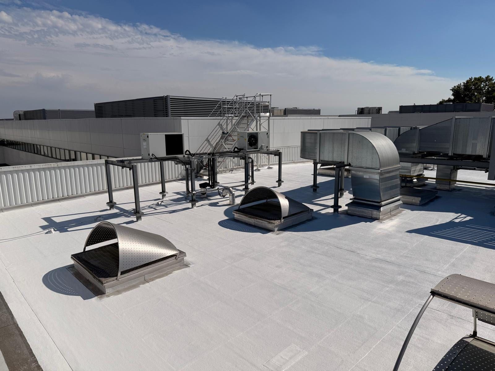 Treated roof of the Airbus Paris-Le Bourget site, air-handling units and rooflights protected