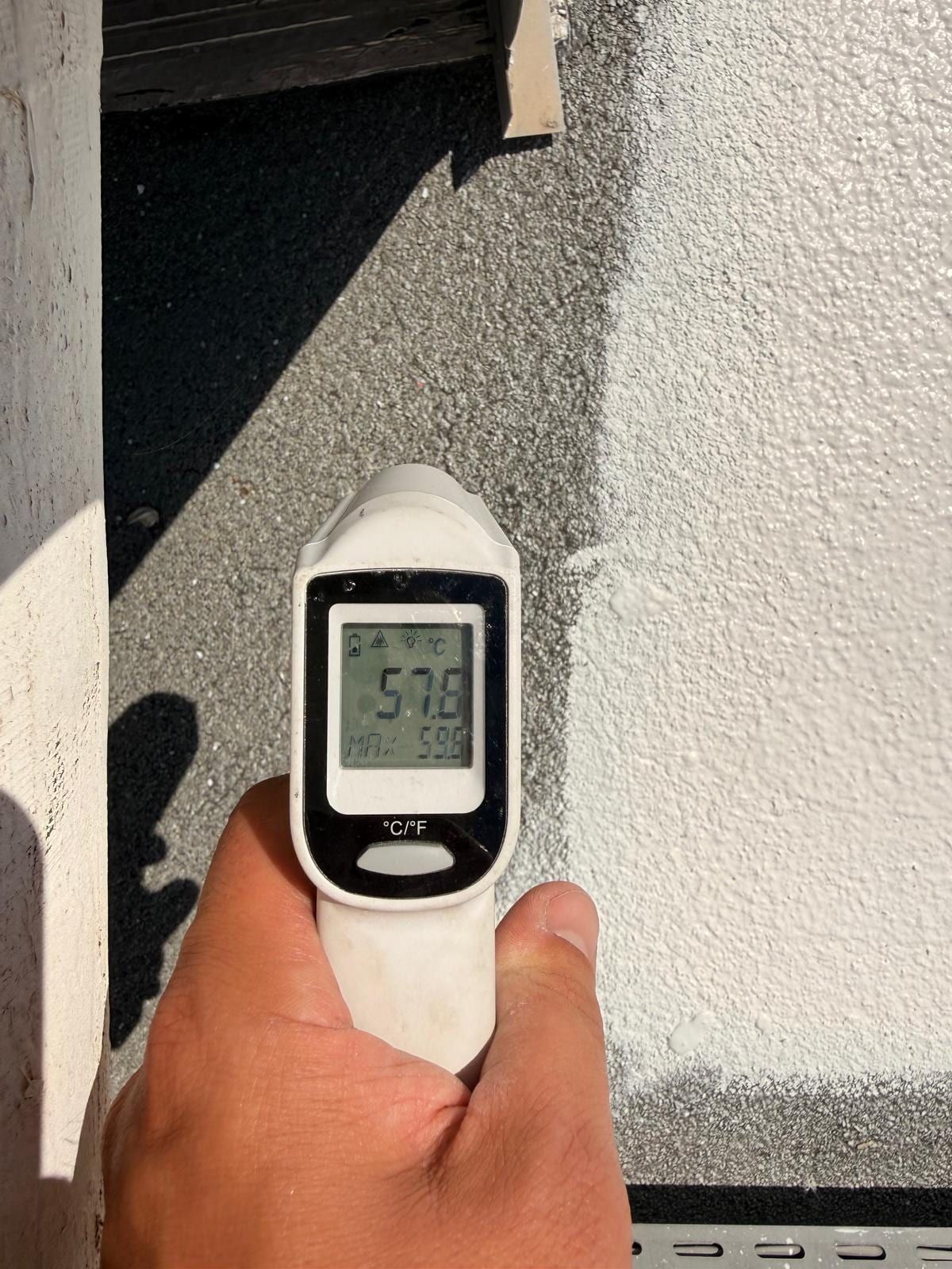 Thermomètre infrarouge sur la membrane avant traitement