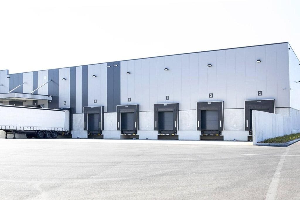 batiment logistique helios cool roof