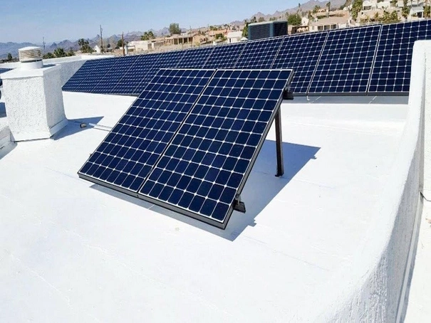 Toit Cool Roof avec Panneaux Solaires